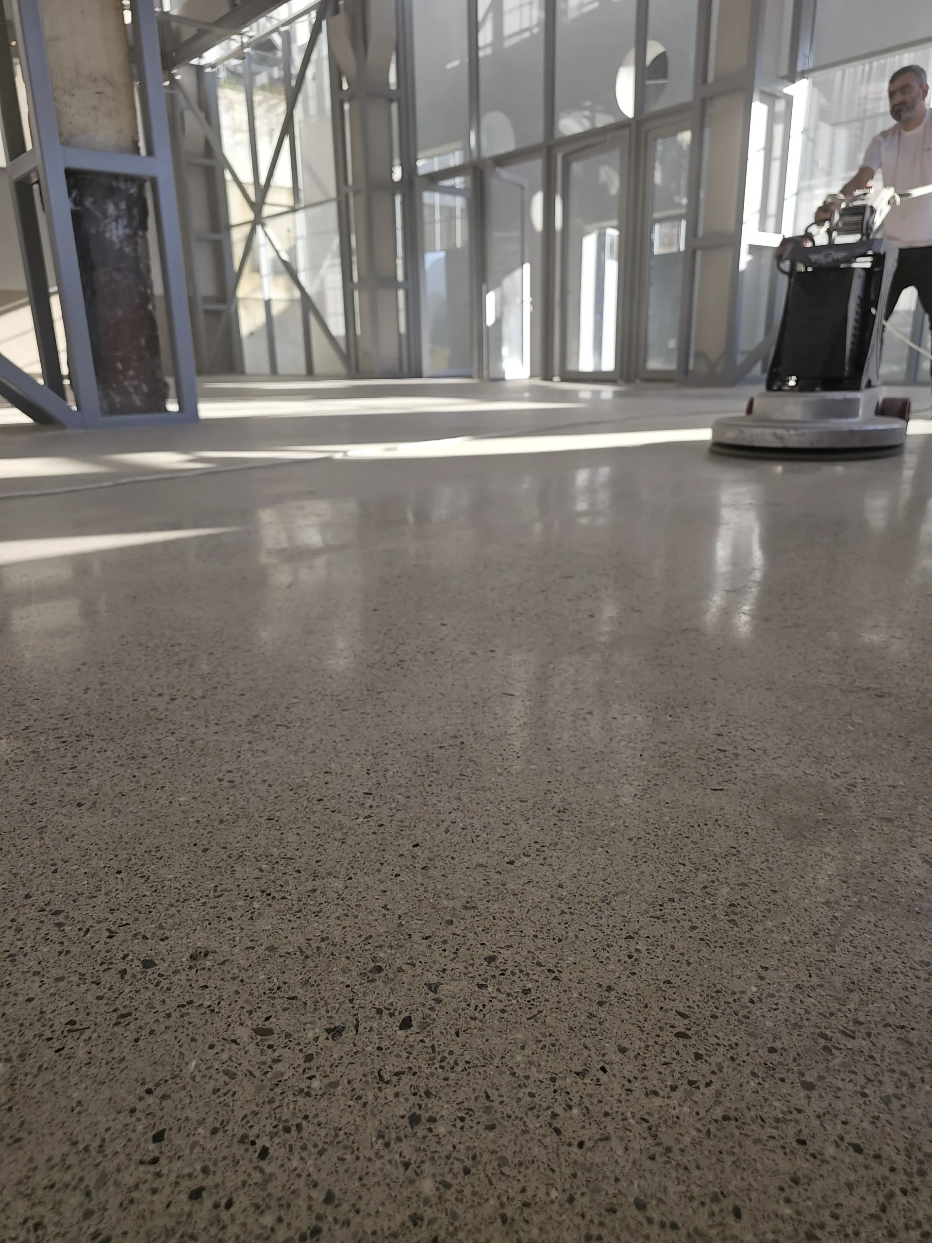 Modern Beton Parlatma