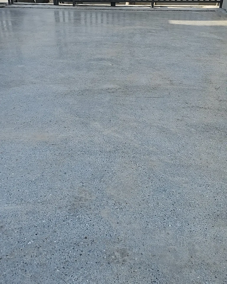 Modern Beton Parlatma