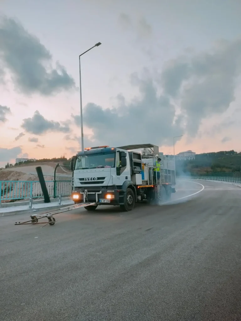 Tek Komponent Yol Çizgi Boyası